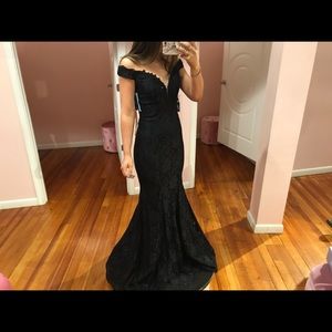 Black Off the Shoulder Prom Dress